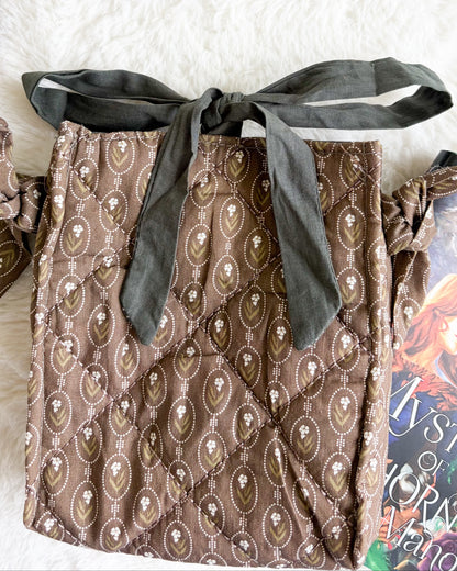 Quilted Floral Crossbody Kindle Bag with Adjustable Strap and Bow Knot Closure