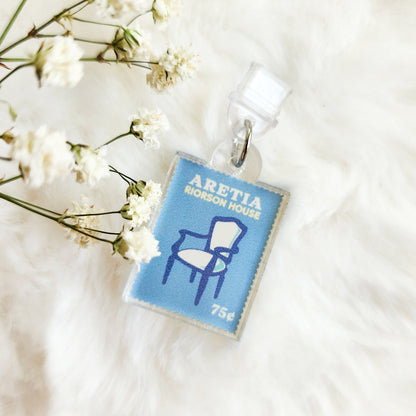 Aretia Riorson House Fourth Wing Kindle Charm - The Bean Workshop - basgiath war college, dust plug, e readers, fourth wing, iron flame, kindle charm, onyx storm, phone charm, reading accessories, rebecca yarros