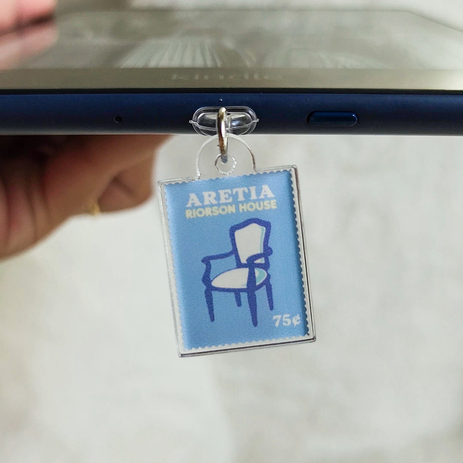 Aretia Riorson House Fourth Wing Kindle Charm - The Bean Workshop - basgiath war college, dust plug, e readers, fourth wing, iron flame, kindle charm, onyx storm, phone charm, reading accessories, rebecca yarros