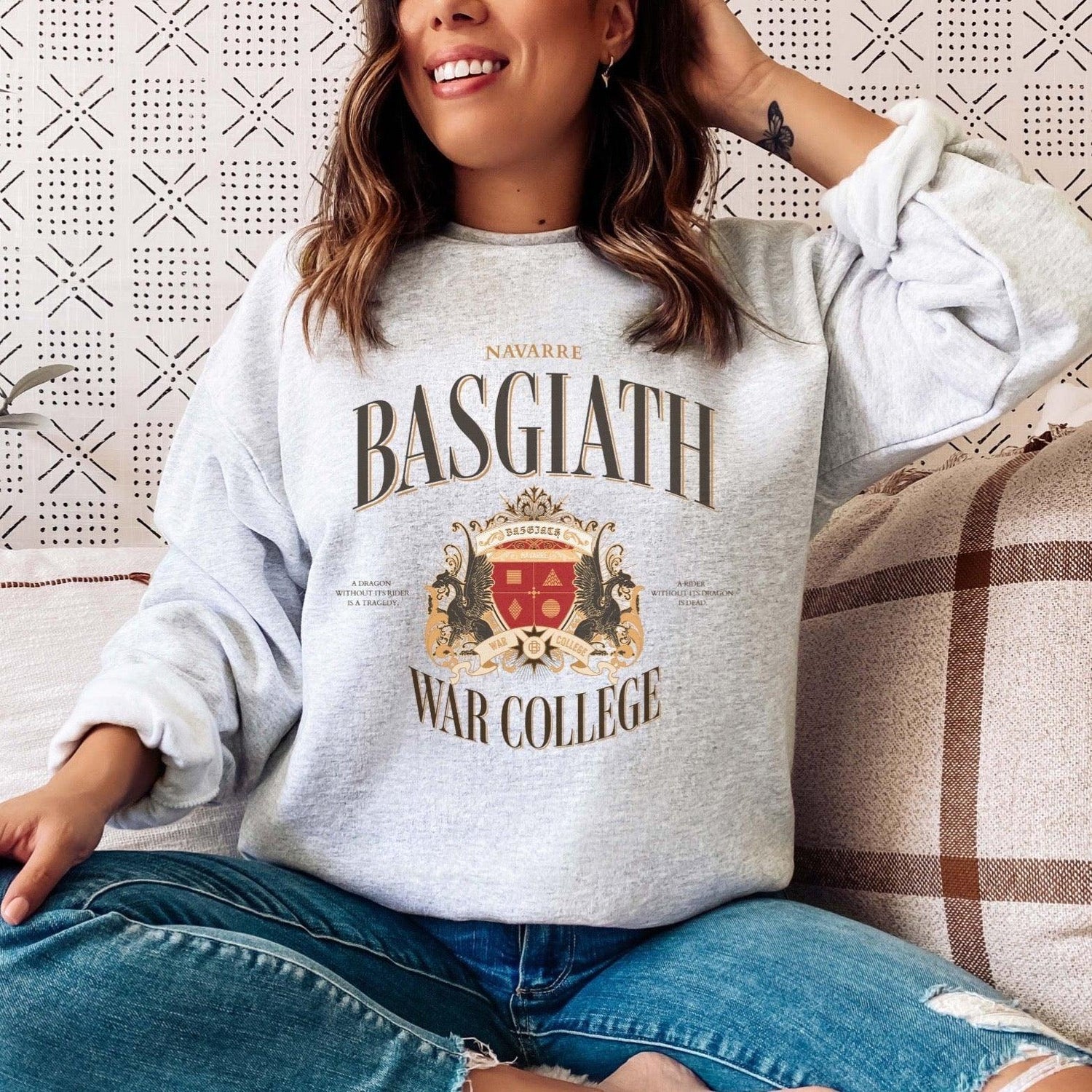 Basgiath War College Vintage Style Sweatshirt - The Bean Workshop - fourth wing, rebecca yarros, sweatshirt
