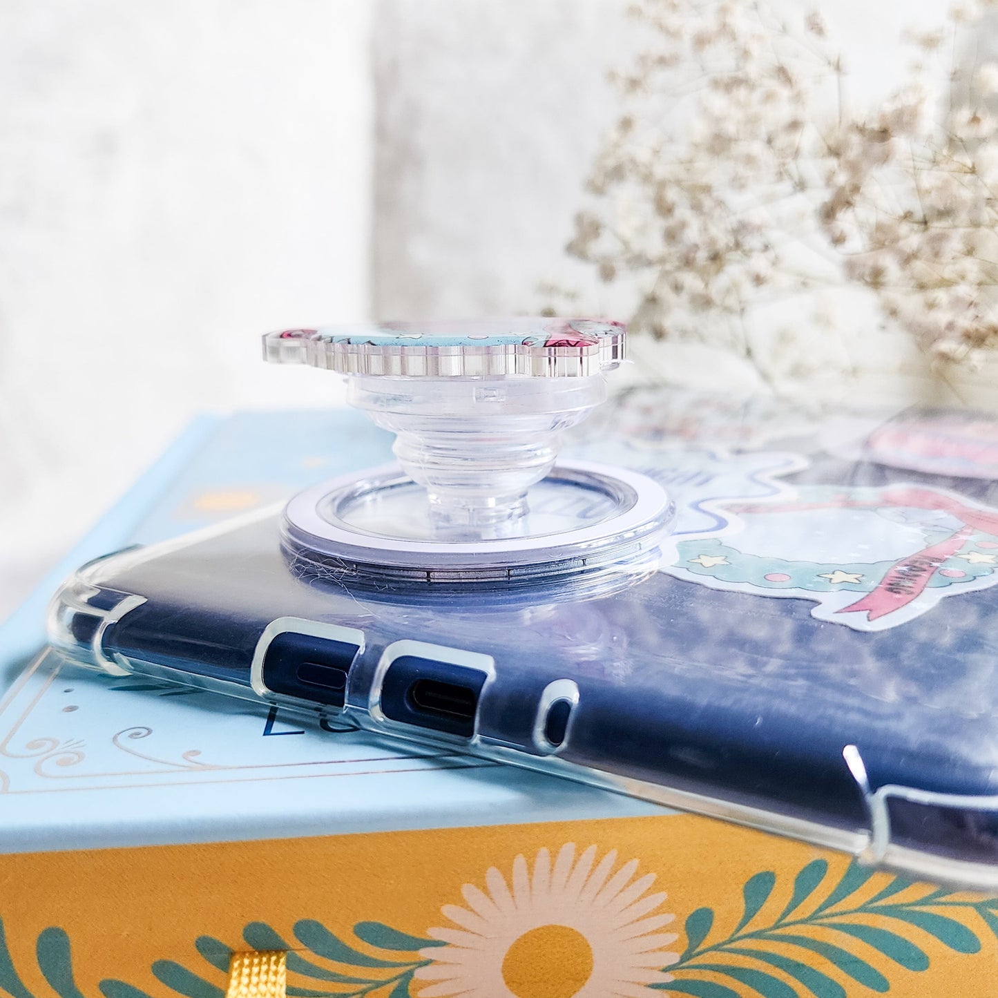 Christmas Wreath Happy Reading Magnetic Glitter Kindle Grip or Phone Holder - The Bean Workshop - Bookish Accessories, kindle grip, reading accessories