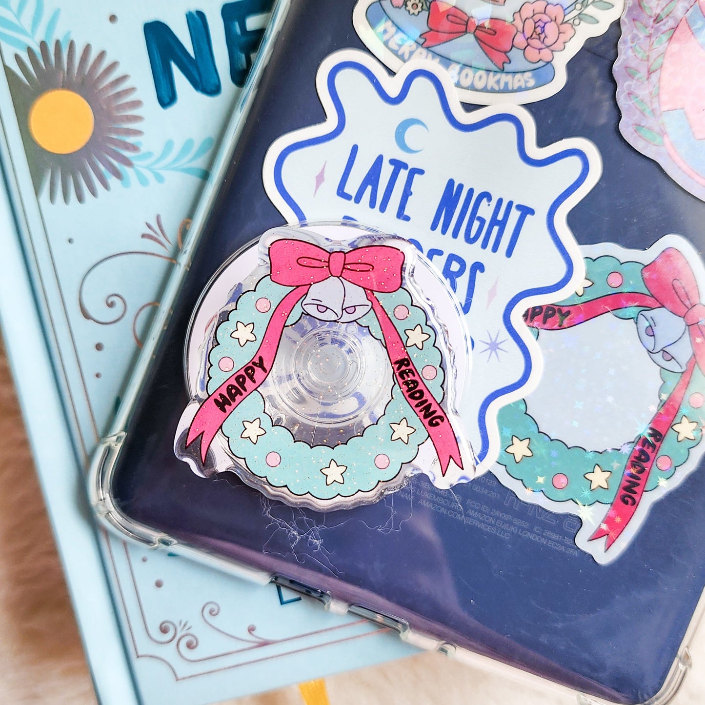 Christmas Wreath Happy Reading Magnetic Glitter Kindle Grip or Phone Holder - The Bean Workshop - Bookish Accessories, kindle grip, reading accessories