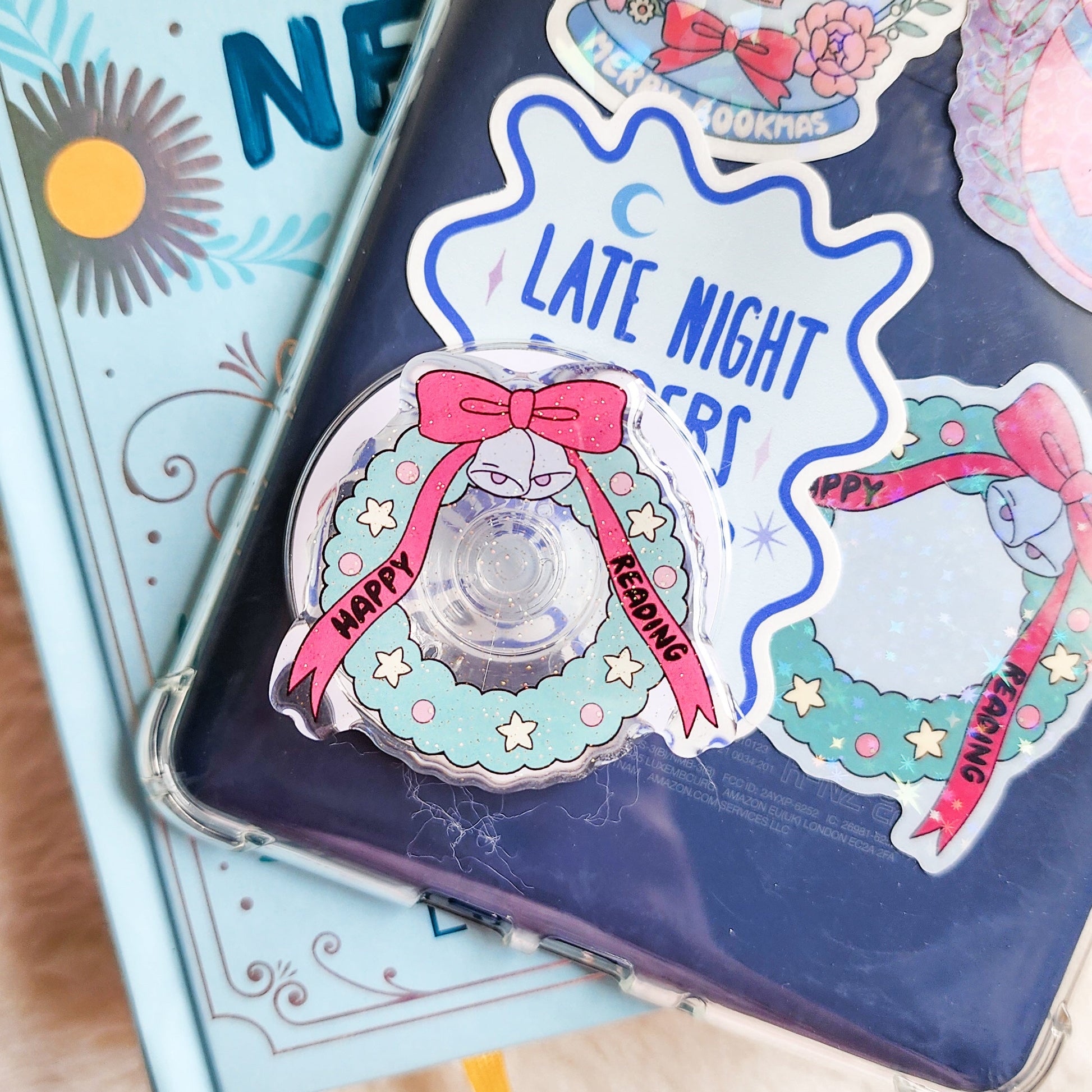 Christmas Wreath Happy Reading Magnetic Glitter Kindle Grip or Phone Holder - The Bean Workshop - Bookish Accessories, kindle grip, reading accessories