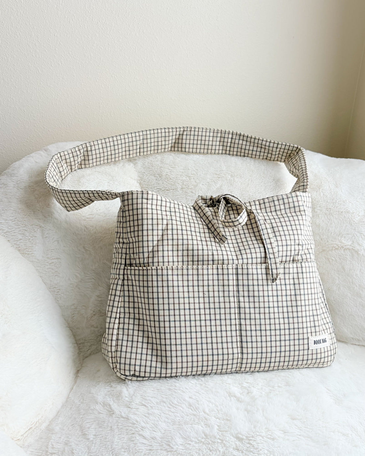 Large Gingham Book Bag with Multiple Pockets - The Bean Workshop - book bag, book lover tote, book tote bag, Bookish Tote, canvas tote, college student, gift for book lovers, gingham, plaid fabric, quilted tote bag, reading tote bag, tote, tote bag