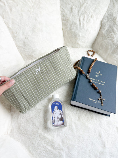 Large Quilted Gingham Pouch with Wrist Strap - The Bean Workshop - accessories, cute bag, gift, makeup bag, organizer, pencil case, pouch, quilted, travel pouch, wristlet
