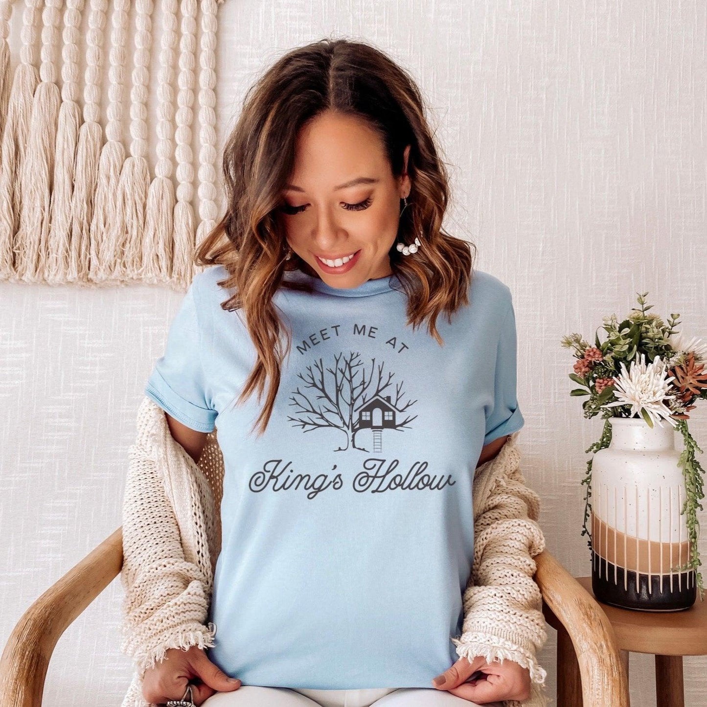 Meet Me At King's Hollow T-Shirt - The Bean Workshop - t-shirt, twin sisters, zodiac academy