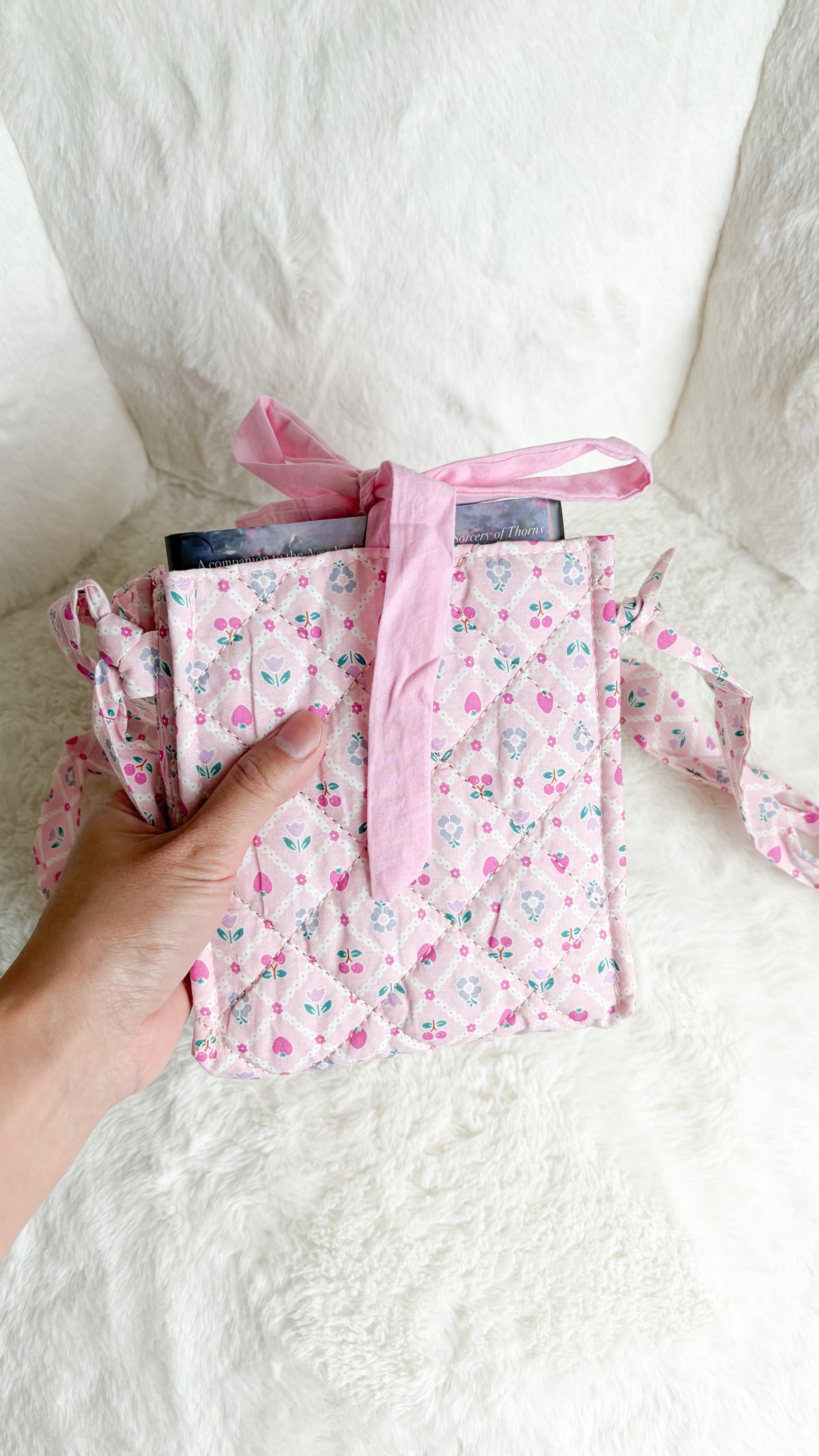 Quilted Floral Crossbody Kindle Bag with Adjustable Strap and Bow Knot Closure - The Bean Workshop - book lover gift, bookish gift, cottagecore, crossbody bag, e-reader bag, kindle bag, quilted bag